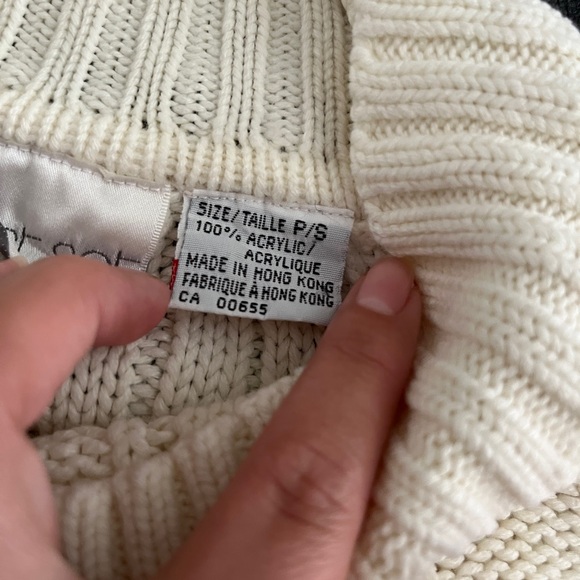 Smart Set cozy fall/winter original sweater. - Picture 3 of 5